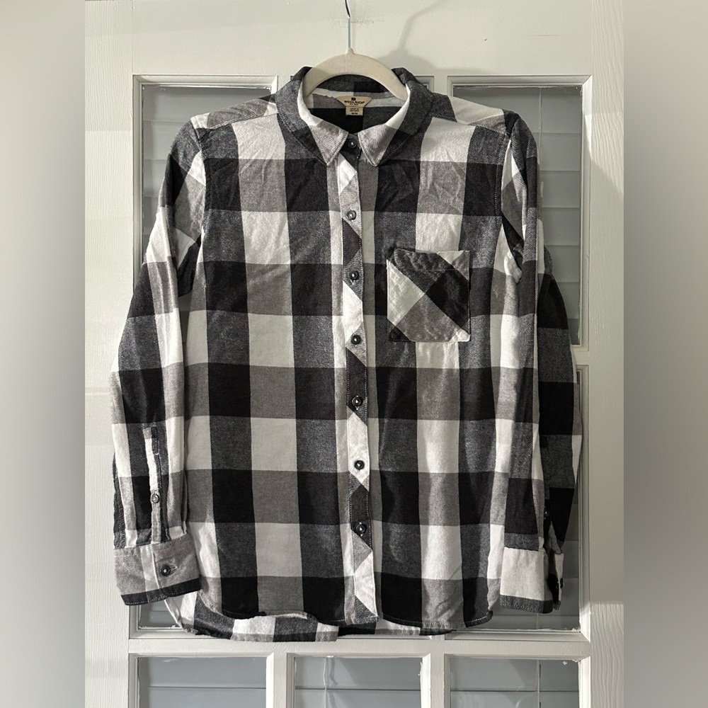 Woolrich Women’s M Black White Wide Buffalo Plaid Long Sleeve Shirt | SKU 0114